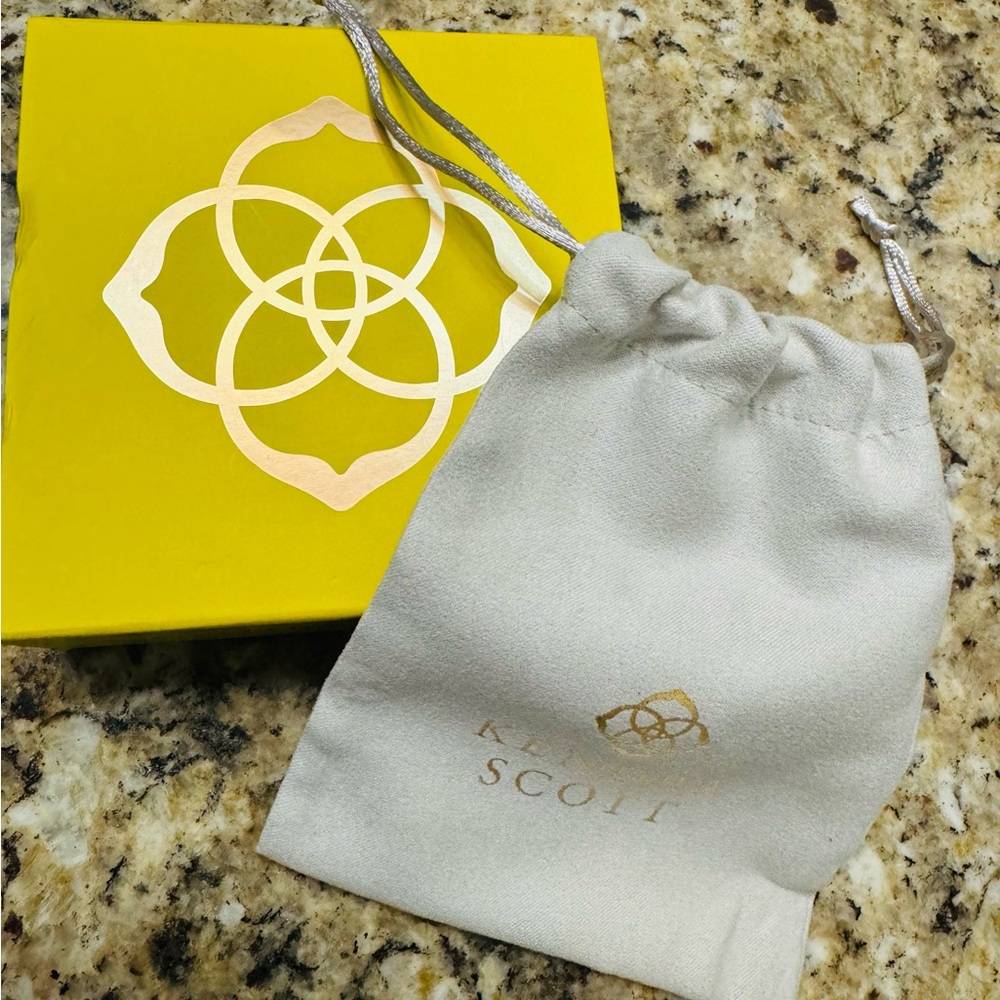 Kendra Scott Gift Box & Jewelry Pouch